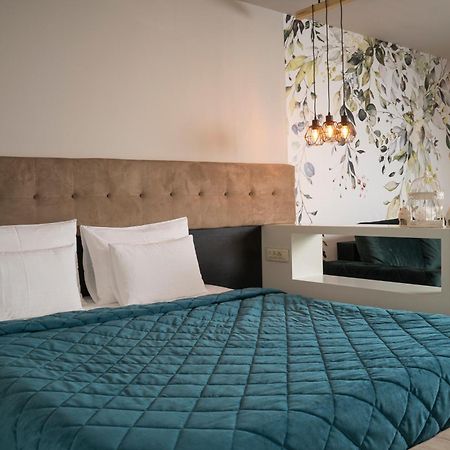 Akacija Luxury Suites Beograd Phòng bức ảnh